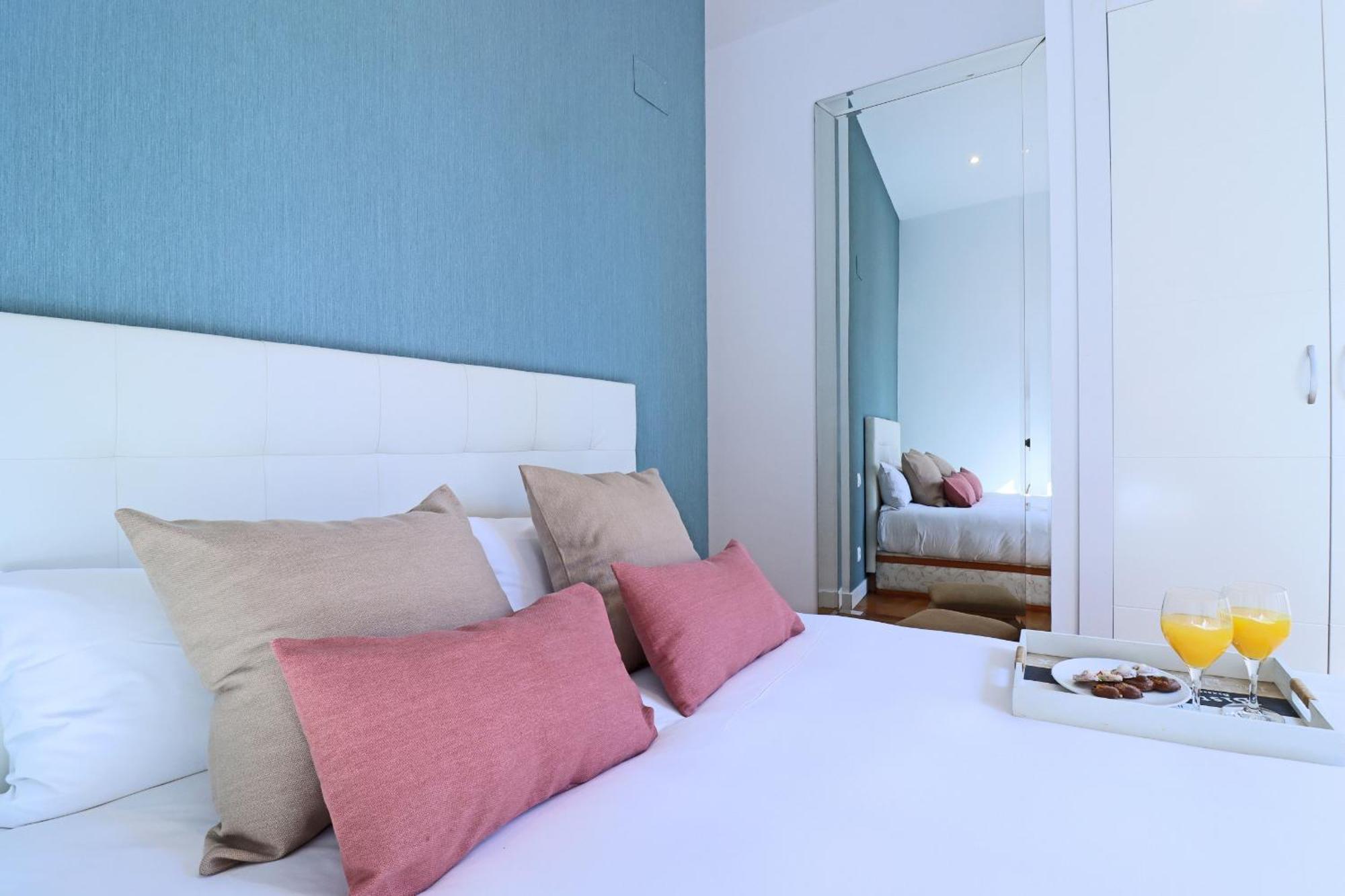 Chueca Suites Madrid Esterno foto