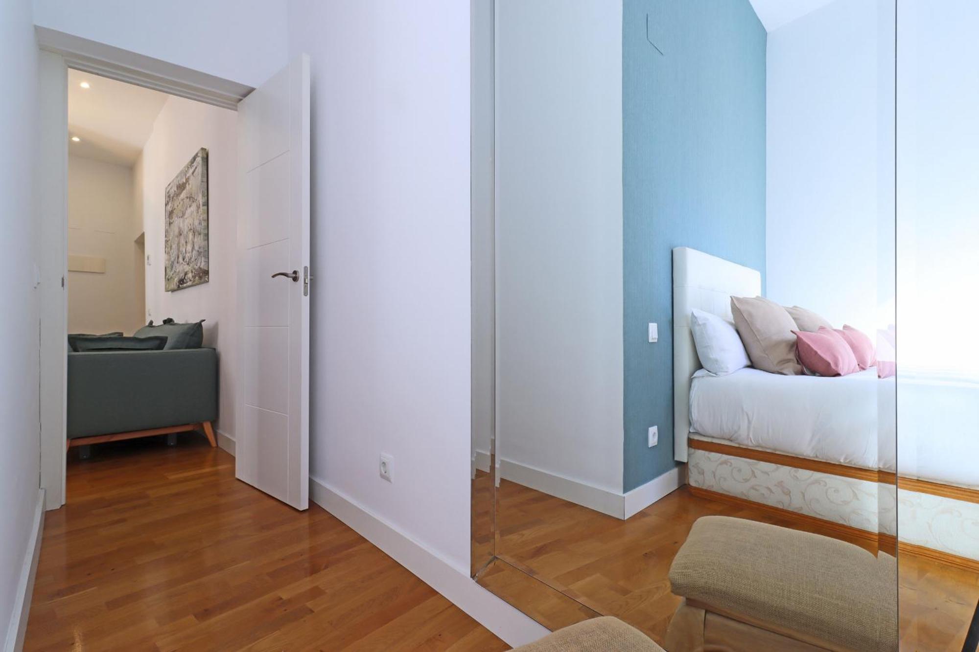 Chueca Suites Madrid Esterno foto