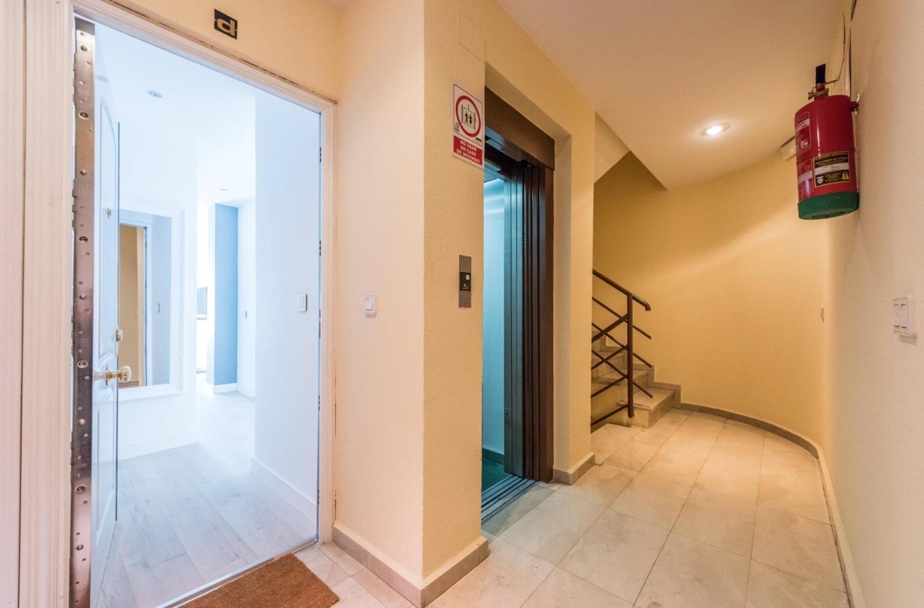 Chueca Suites Madrid Esterno foto